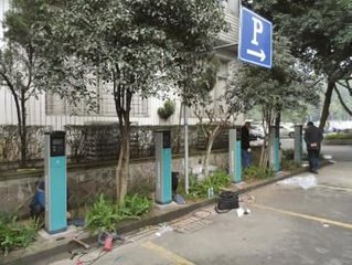 可惜，京臺高速路邊這么多充電樁閑置