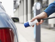 電動(dòng)汽車充電樁建設(shè)又加新隊(duì)伍